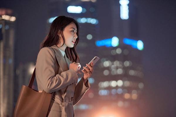 品牌办公设计装饰案例分享：打造个性化、高效办公环境图1