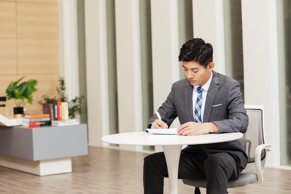 如何撰写一份优秀的品牌策划应聘简历模板：从零到完美 图2