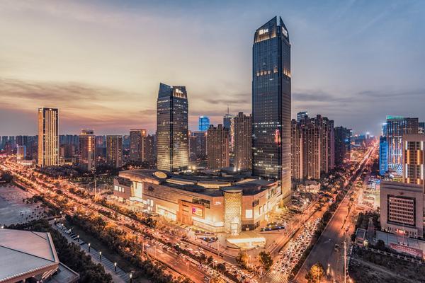 摄影师与服装品牌联手，打造时尚摄影新篇章 图1
