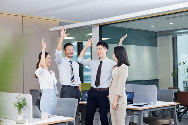 打造梦中婚礼:大品牌策划团队为您量身定制独一无二的婚礼 图1