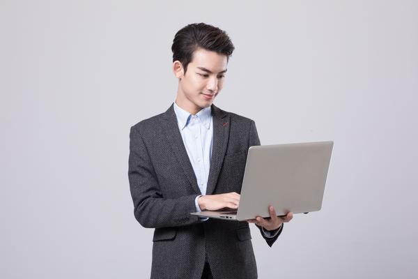 根据场景营销效果，调整和优化品牌策划方案。图1