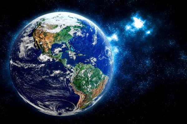 探索宇宙,发现自我——行星项链品牌推广视频。图1
