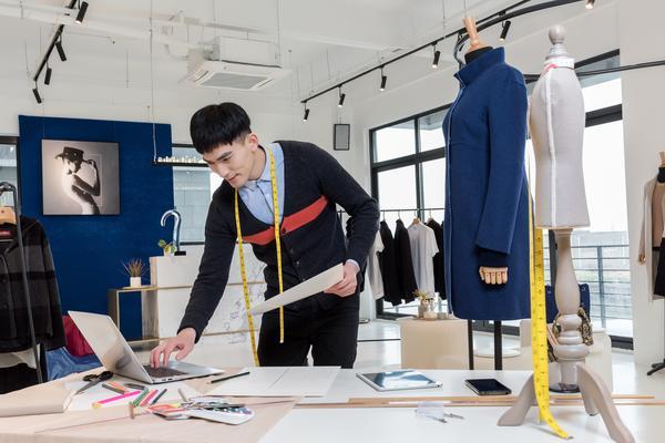 打造品牌专属的人性化服装设计：拟人化服装设计方案图1