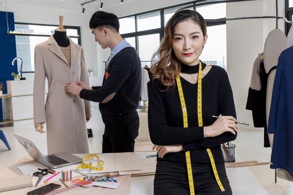 创建时尚品牌:服装设计师的品牌方案图1