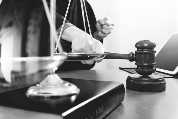 打造顶级律师品牌：方案与策略图1
