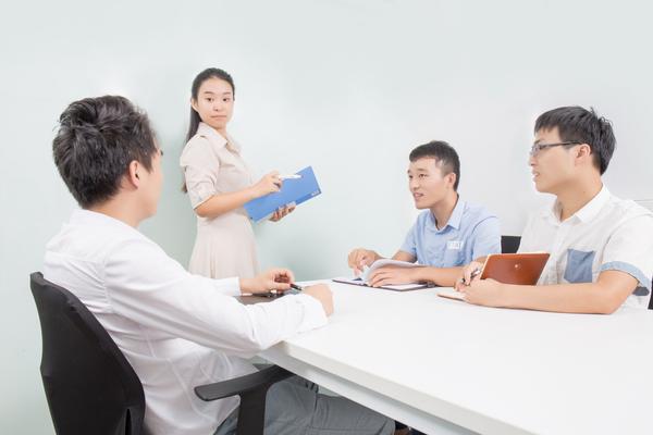 服饰品牌联动营销策略研究与项目融资新路径 图2