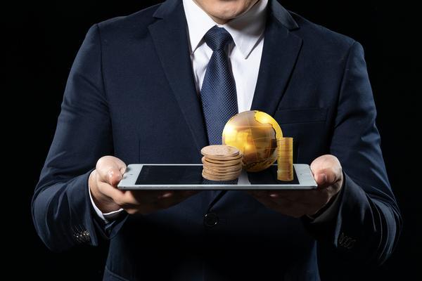 私募基金杨东加仓股动向分析|项目融资视角下的投资策略解析 图1